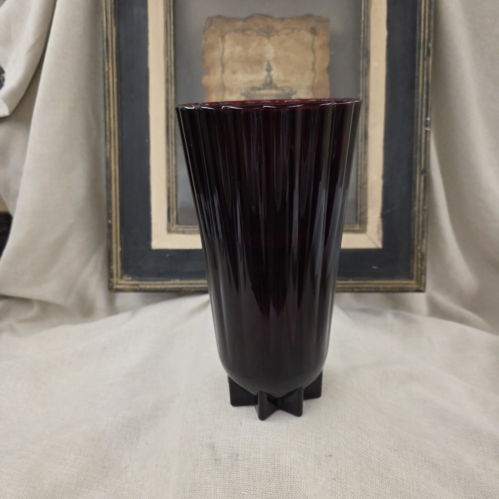 Elegant Ruby Red Vase - Home Accent